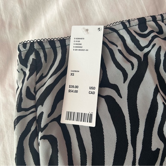 NWT urban outfitters mesh mini skirt - Picture 2 of 4